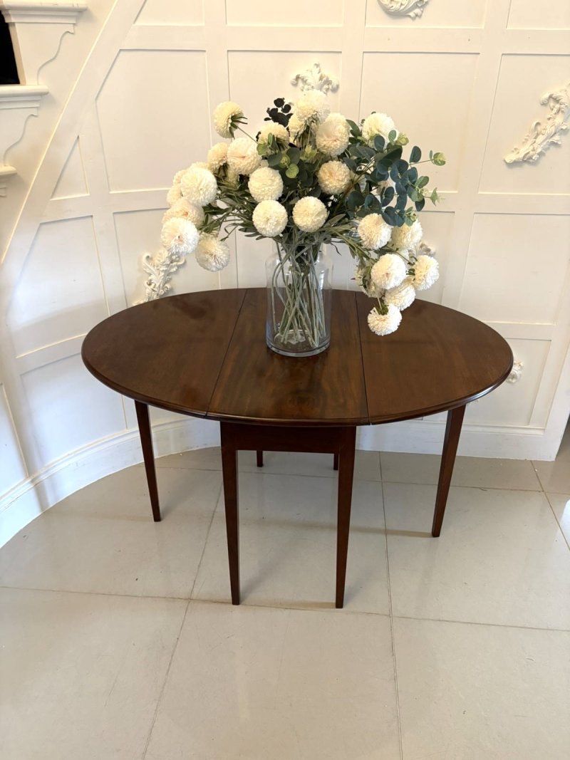 Antique George III Quality Mahogany Drop Leaf Table - Image 4